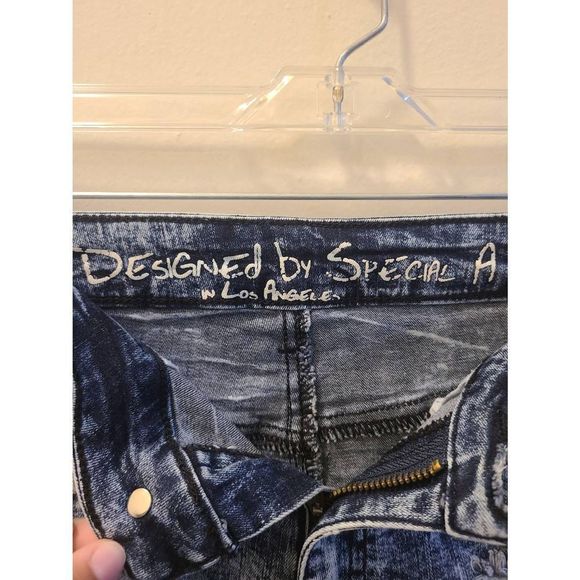 Blue Ripped Front High waisted Shorts Size Large - Picture 3 of 4